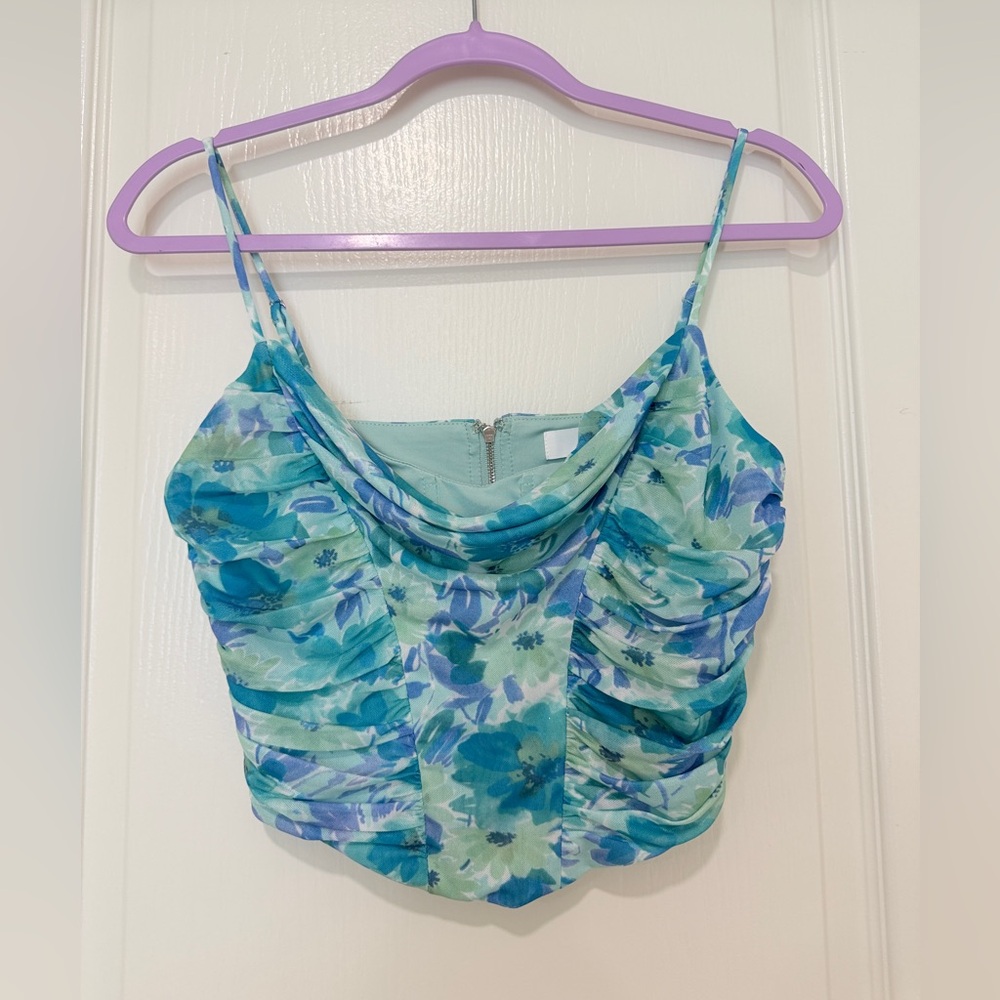 ASTR The Label Green Blue Ruched Cami Crop Top Spaghetti Strap Size S Floral - Picture 3 of 6